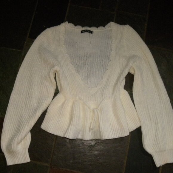 Women Size Small - White Knit Top by Shein - Picture 1 of 1